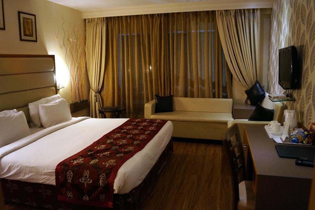 The Grand Solitaire Haiderabad Buitenkant foto